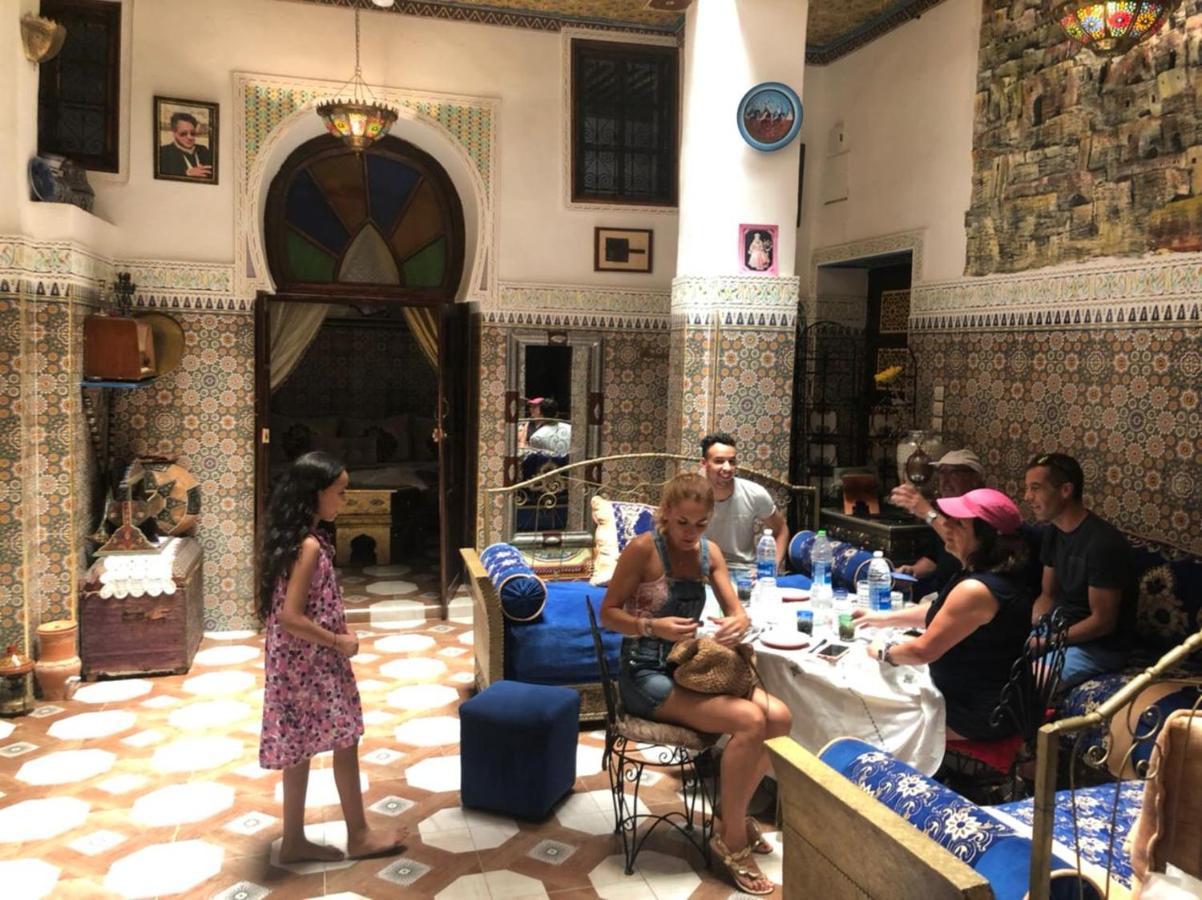 Riad Abqari Youssefi เฟส ภายนอก รูปภาพ